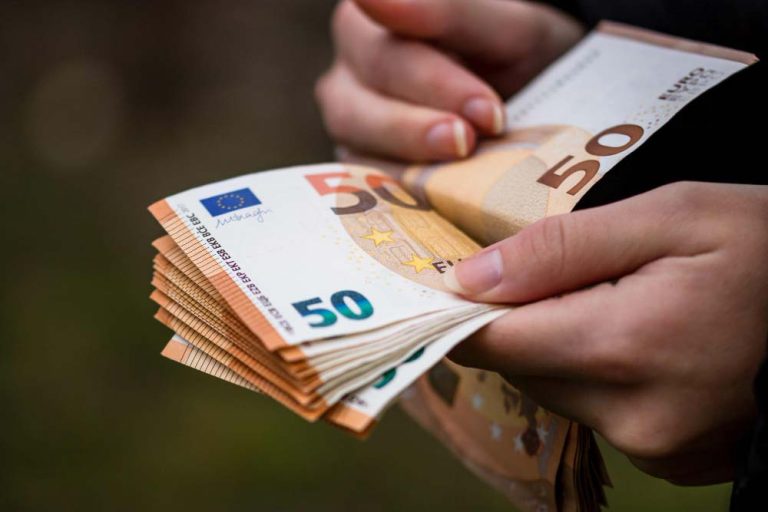 Navike kojim odvlačite novac od sebe: “Kupovina brendiranog je često filozofija siromašnih”