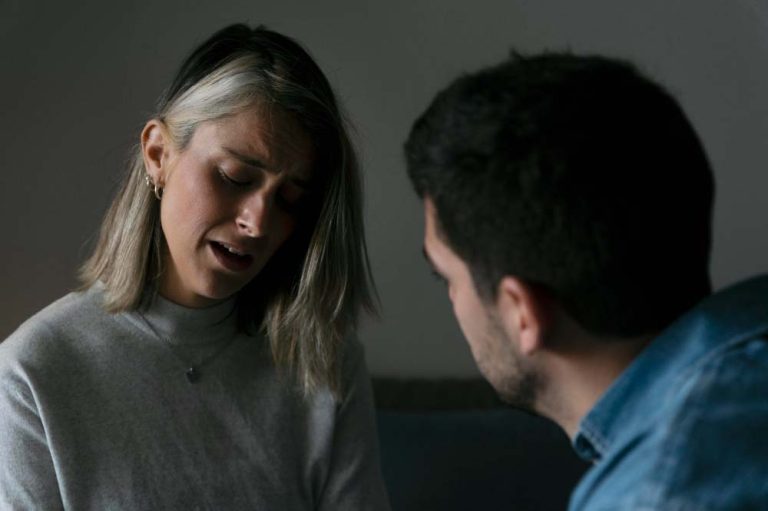Kako prepoznati da muškarac nešto skriva: Kad vas najviše optužuje tad je često najviše kriv